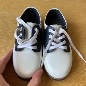 Stride Rite Classic Saddle Shoes